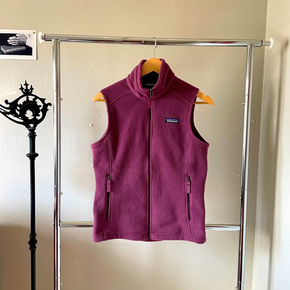 XS purple Patagonia vest. Super cute and sporty!